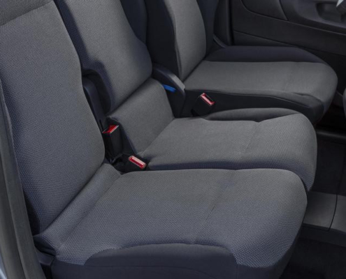 Platz und Komfort im Innenraum des Peugeot Partner.
